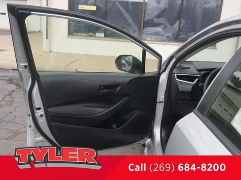 Used 2023 Toyota Corolla LE w/ LE Convenience Package FWD image 19