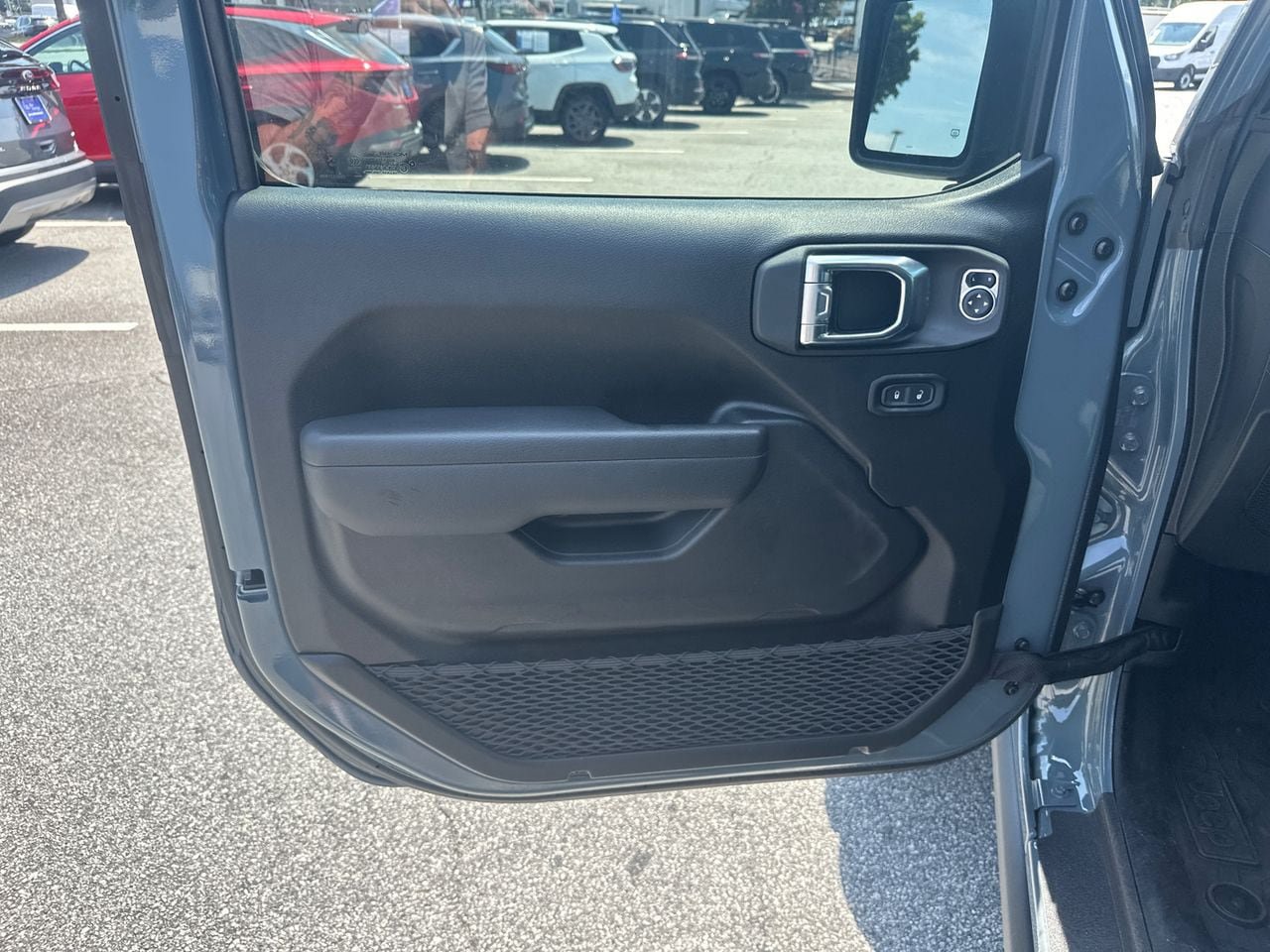 Used 2025 Jeep Gladiator Rubicon AWD/4WD image 10