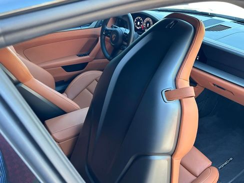 Certified 2025 Porsche 911 Carrera RWD image 30