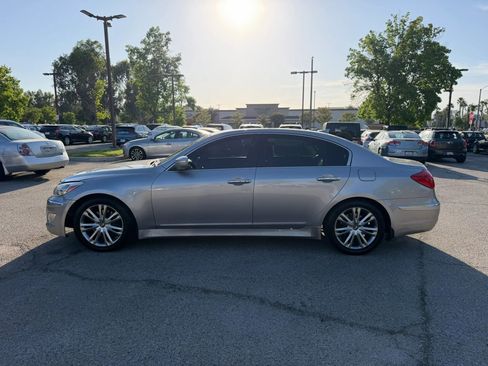 Used 2012 Hyundai Genesis 3.8 w/ Premium Pkg RWD image 6