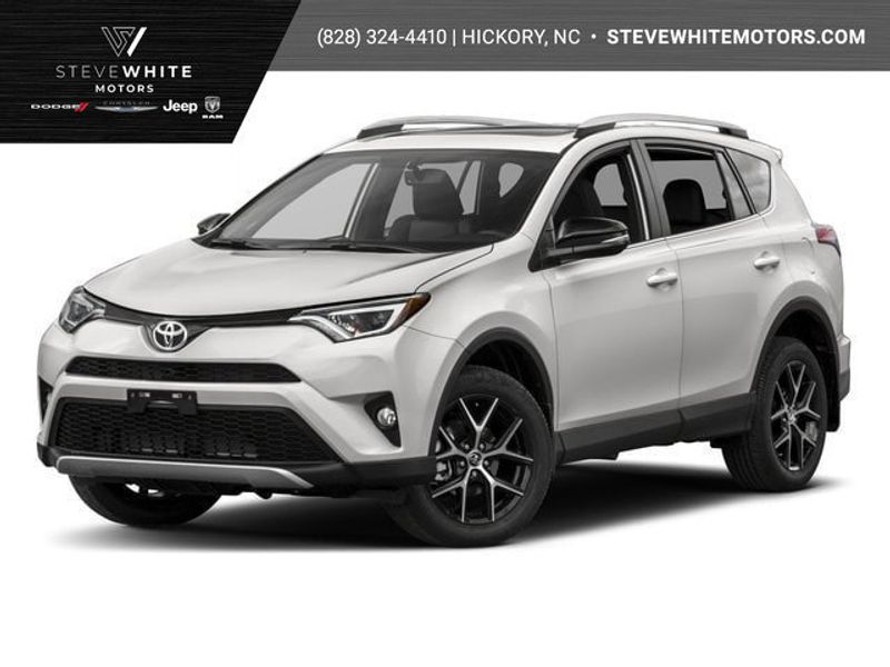 Used 2017 Toyota RAV4 SE image 1