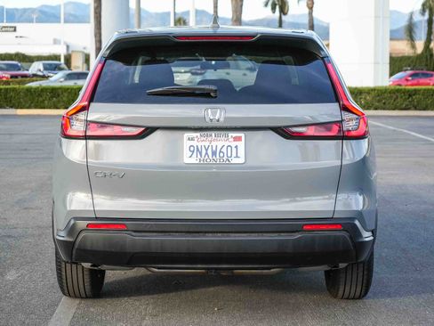 Used 2025 Honda CR-V LX image 8