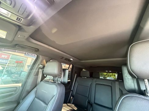 Used 2021 GMC Yukon Denali w/ Denali Ultimate Package AWD/4WD image 16