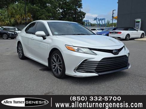 Used 2023 Toyota Camry XLE w/ Cold Weather Package AWD/4WD image 1
