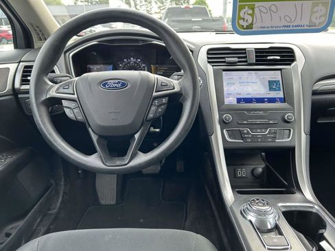 Used 2020 Ford Fusion SE FWD image 11