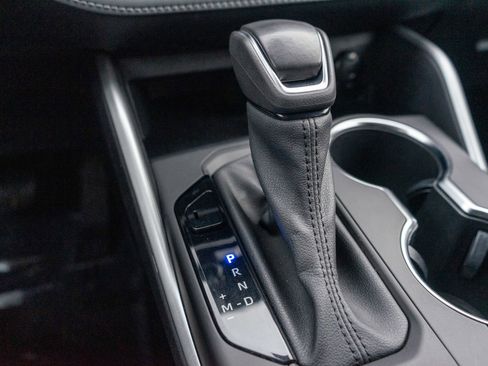 Used 2022 Toyota Highlander XLE image 21