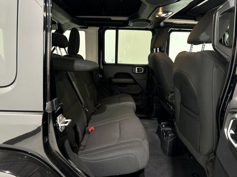 Used 2020 Jeep Wrangler Unlimited Sahara w/ Uconnect 4C Nav & Sound Group image 22