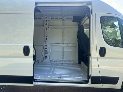 New 2025 RAM ProMaster 2500 w/ Convenience Group image 16