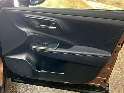 Used 2023 Toyota Crown Platinum image 22