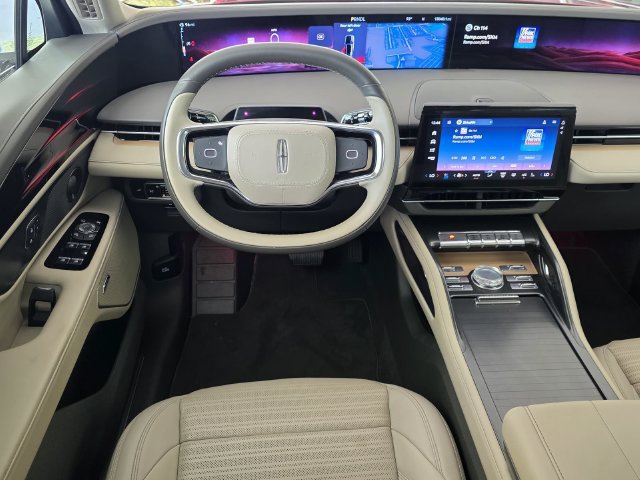 Used 2025 Lincoln Nautilus Reserve w/ Jet Appearance Package AWD/4WD image 12