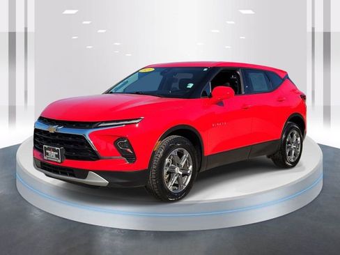 Used 2024 Chevrolet Blazer LT image 3