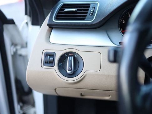 Used 2013 Volkswagen CC Sport Plus FWD image 20