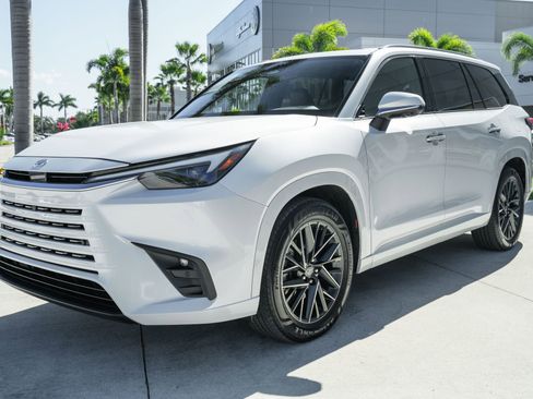 Used 2024 Lexus TX 350 FWD image 5