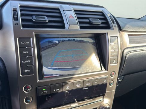 Used 2018 Lexus GX 460 w/ Navigation Package AWD/4WD image 16