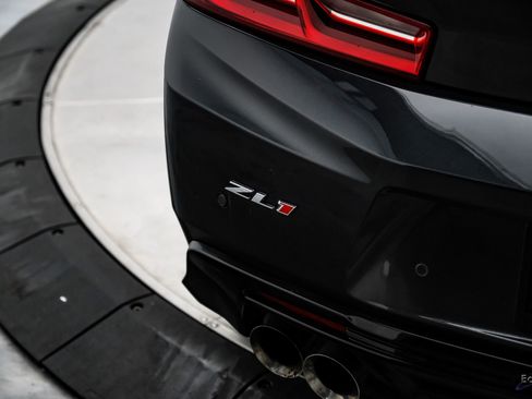 Used 2018 Chevrolet Camaro ZL1 RWD image 32