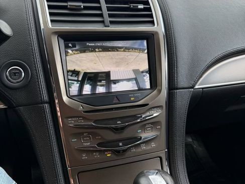 Used 2012 Lincoln MKX AWD image 14