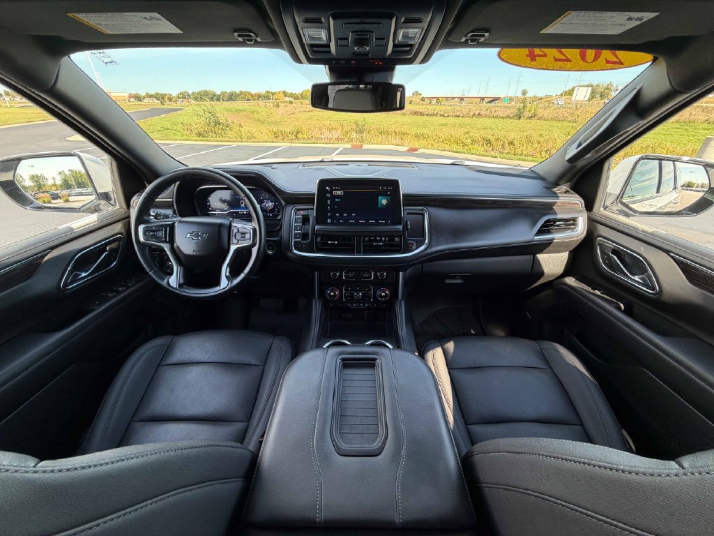 Used 2024 Chevrolet Suburban Z71 w/ Luxury Package AWD/4WD image 29