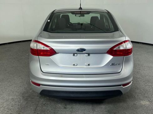 Used 2017 Ford Fiesta SE FWD image 4