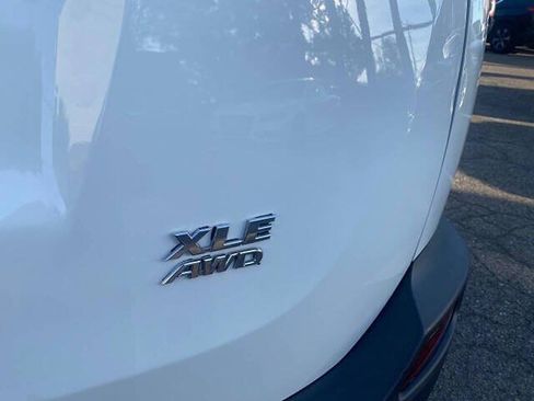 Used 2015 Toyota RAV4 XLE AWD/4WD image 12