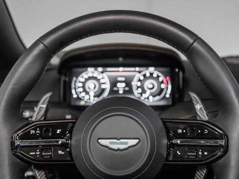 Used 2025 Aston Martin DB12 Coupe image 10