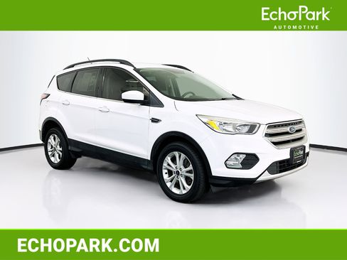 Used 2018 Ford Escape SE image 1