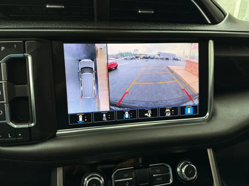 Used 2021 GMC Yukon Denali AWD/4WD image 25