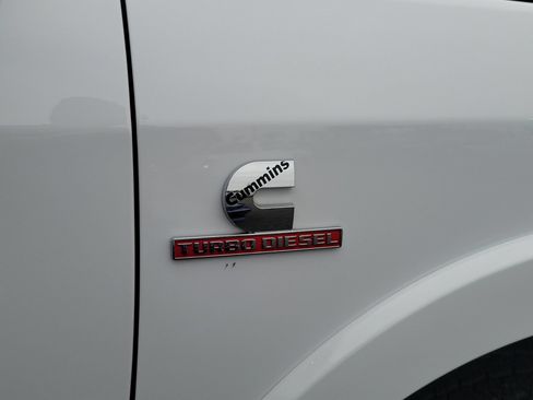 Used 2025 RAM 2500 Limited AWD/4WD image 30