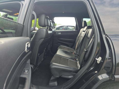 Used 2021 Jeep Grand Cherokee Laredo X AWD/4WD image 6