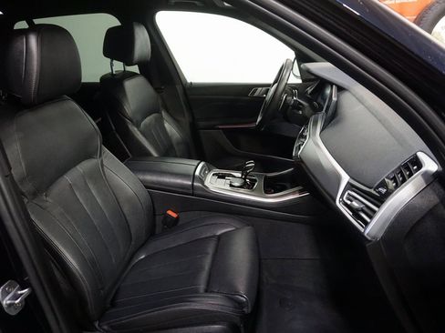 Used 2019 BMW X5 xDrive50i w/ M Sport Package image 30