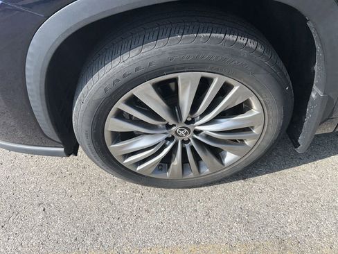 Used 2021 Toyota Highlander Platinum image 15