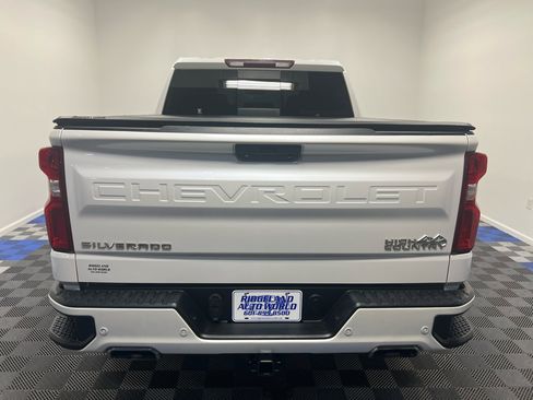 Used 2020 Chevrolet Silverado 1500 High Country image 12