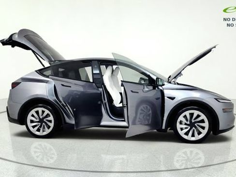 Used 2026 Tesla Model Y AWD image 20