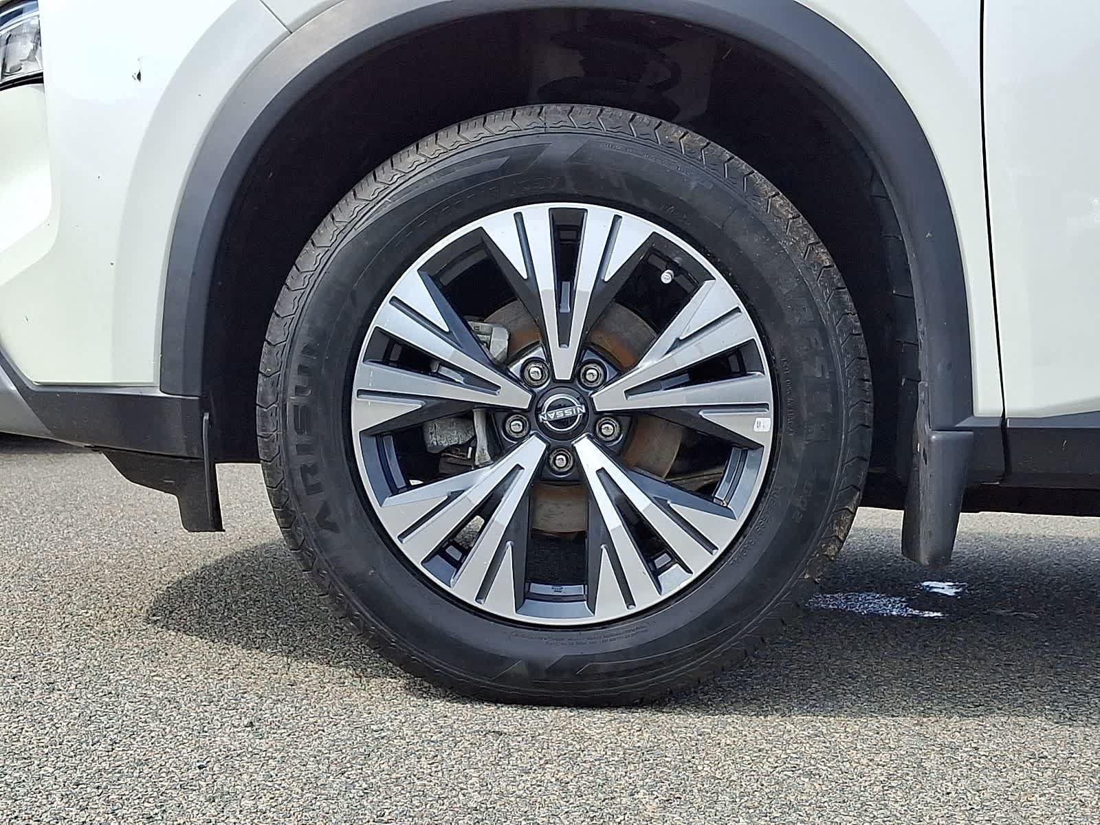 Used 2023 Nissan Rogue SV AWD/4WD image 9