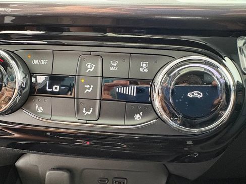 New 2026 Chevrolet Trax ACTIV w/ Sunroof Package FWD image 12
