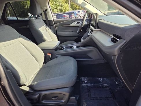 Used 2025 Ford Explorer Active RWD image 12