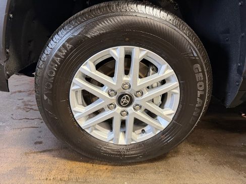 Used 2026 Toyota Tundra SR5 image 31