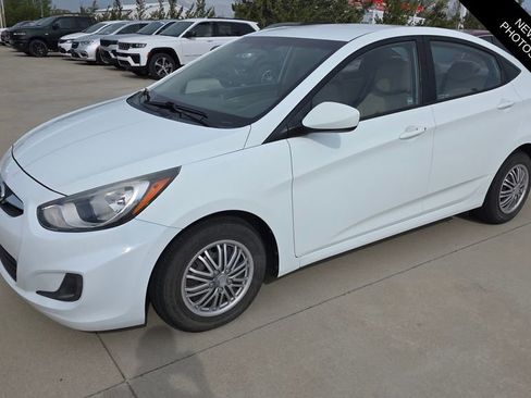 Used 2014 Hyundai Accent GLS image 1