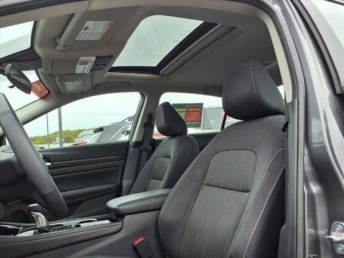 Certified 2024 Nissan Altima 2.5 SV w/ SV Premium Package image 7