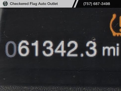 Used 2015 Ford F150 Platinum w/ Equipment Group 701A Luxury image 16