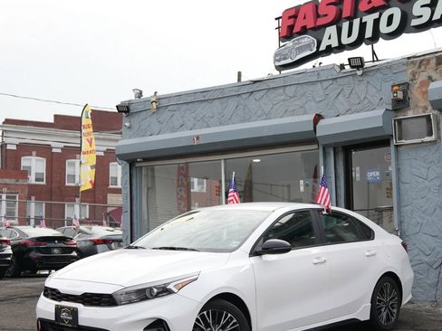 Used 2023 Kia Forte GT-Line w/ GT-Line Technology Package image 5