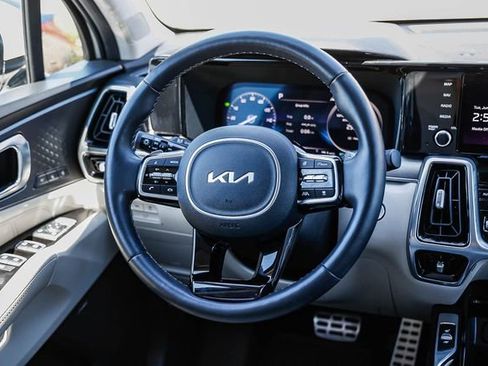 Used 2023 Kia Sorento SX Prestige AWD/4WD image 16