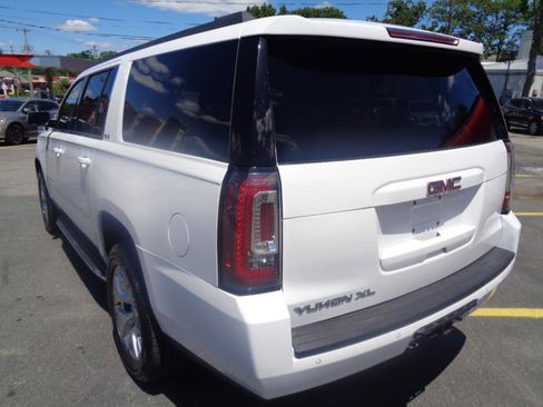 Used 2017 GMC Yukon XL SLE w/ SLE Value Package AWD/4WD image 17