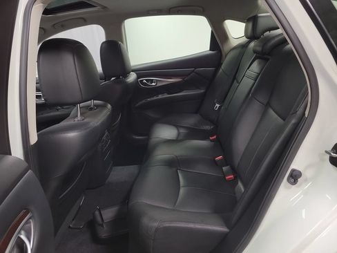 Used 2016 INFINITI Q70 3.7 AWD/4WD image 26