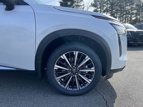 New 2026 Nissan Pathfinder Platinum image 11