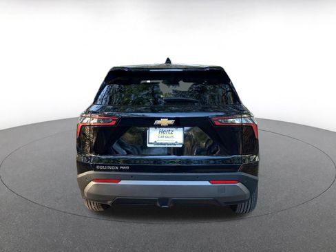 Used 2025 Chevrolet Equinox LT image 6