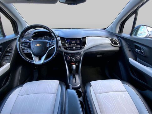 Used 2022 Chevrolet Trax LT w/ LT Convenience Package AWD/4WD image 15