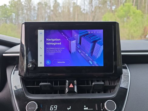 Used 2024 Toyota Corolla LE image 21