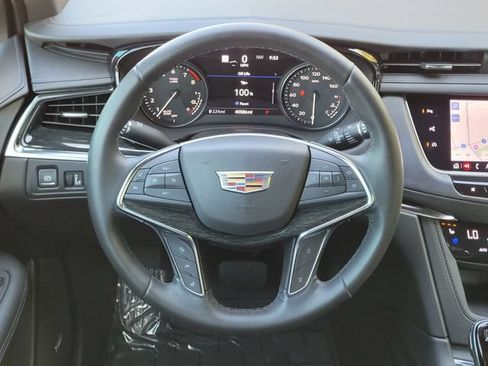 Used 2022 Cadillac XT5 Premium Luxury w/ Technology Package FWD image 11
