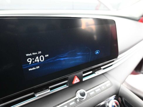 Certified 2024 Hyundai Elantra SEL w/ Convenience Package image 18