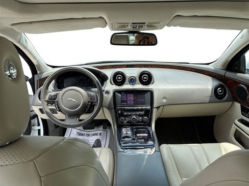 Used 2013 Jaguar XJ w/ Front Seat Comfort Pkg RWD image 17